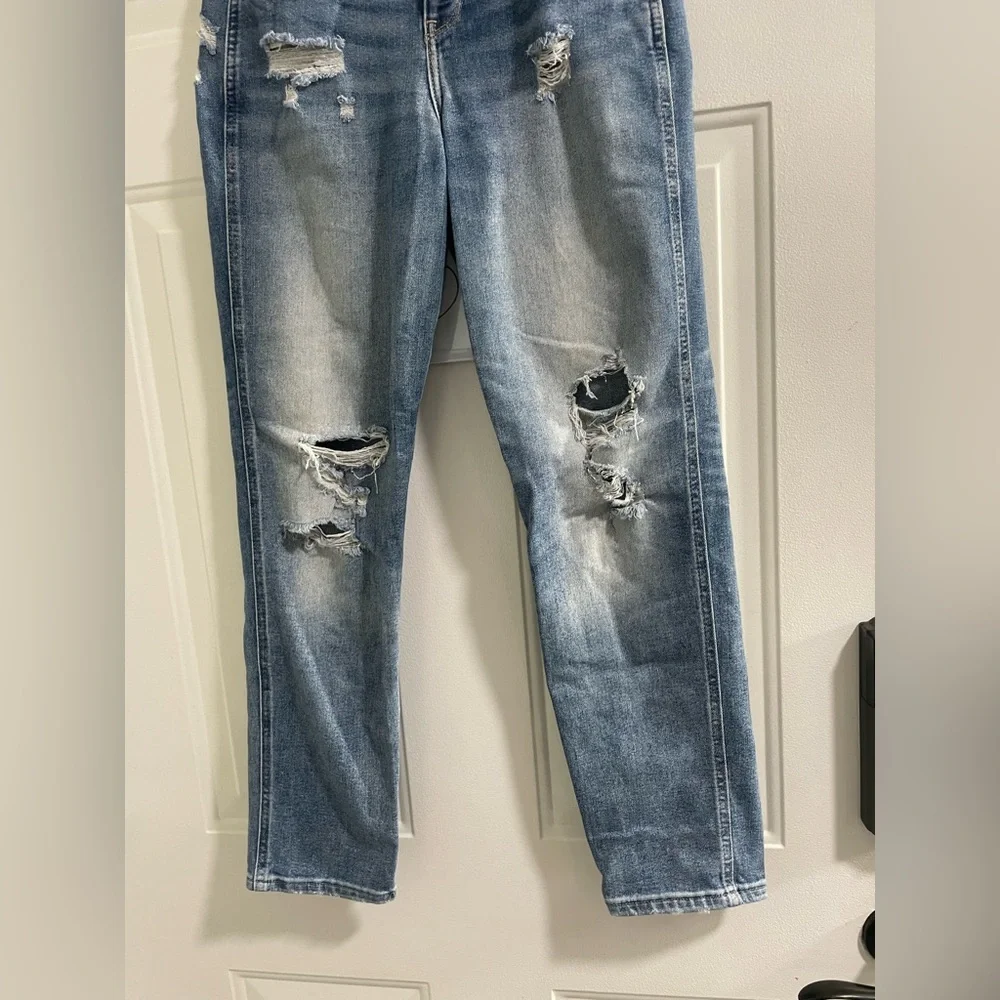 Hollister 💙Mom Jeans Blue High Rise Distressed Denim, size 0